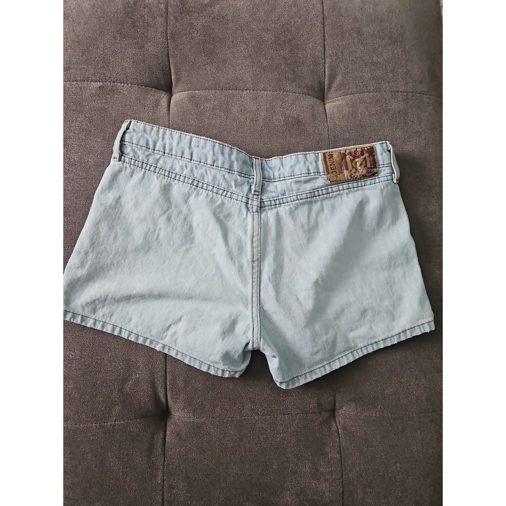 Vintage L.E.I. Low Rise Denim Shorts - Light Wash Y2K - Size 11 - Picture 2 of 12